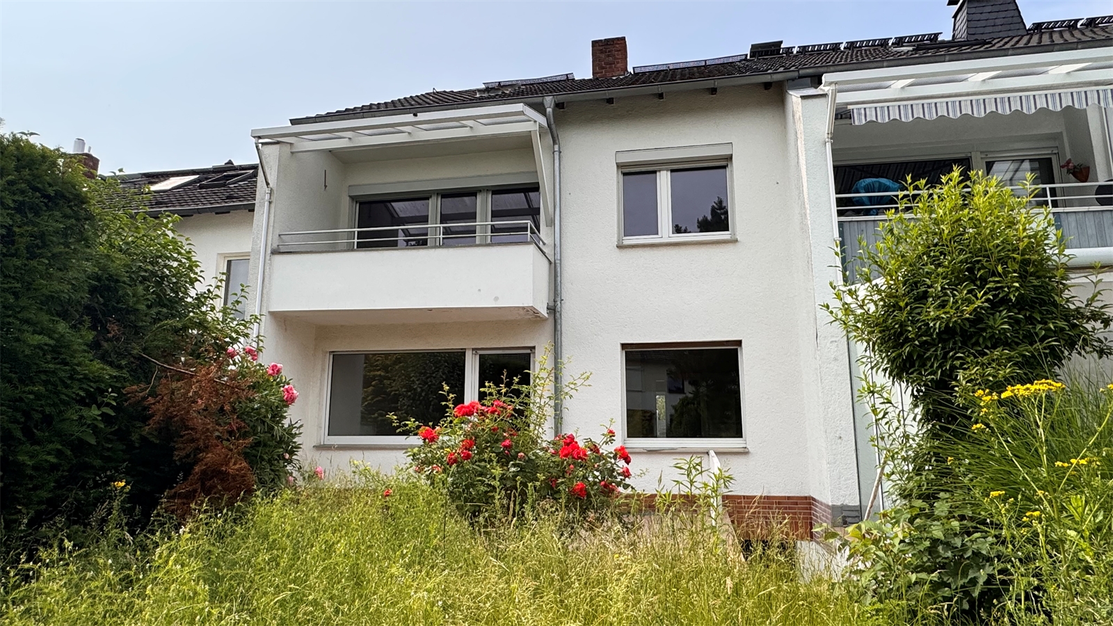 Sanierungsbedürftiges Reihenhaus mit Garage, in begehrter Lage auf der Pfaffendorfer-Höhe!
