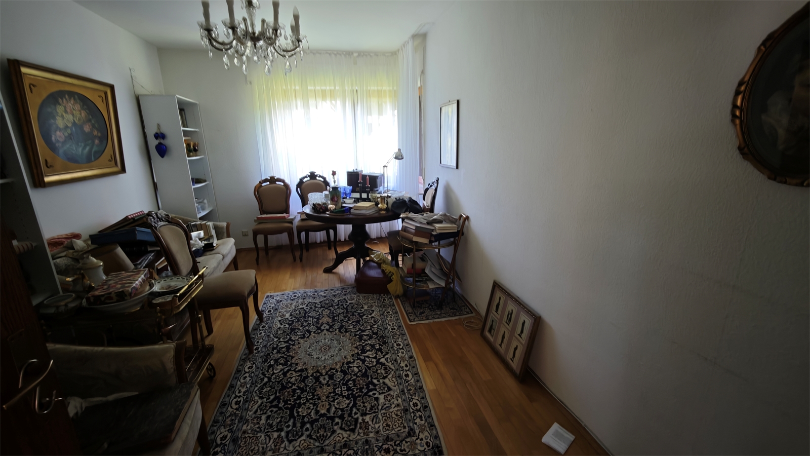 Büro EG