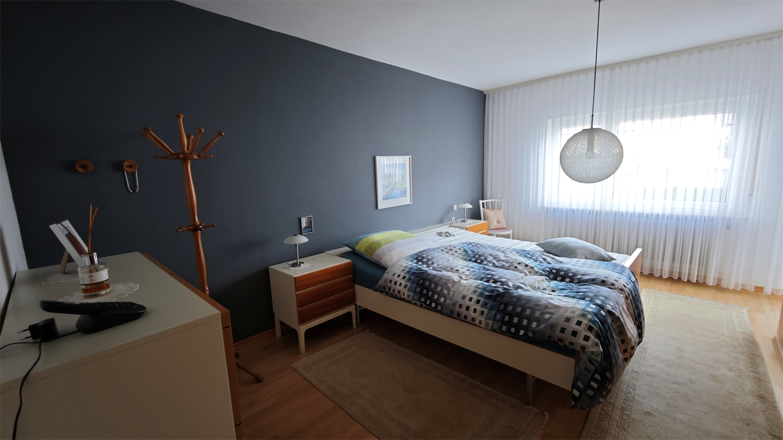 Schlafzimmer Teilansicht 1